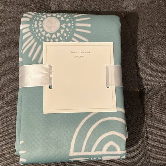 NEW JumpOff Jo Splat Mat - Waterproof and Washable - 51 x 51 Rainbow Sun - Picture 2 of 2